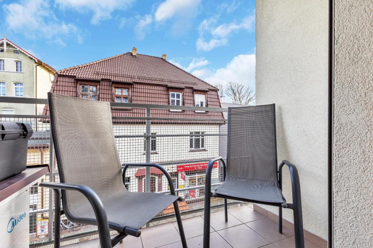 Appartement Apartament Na Deptaku Z Parkingiem I Klimatyzacja By Renters à Miedzyzdroje Extérieur photo