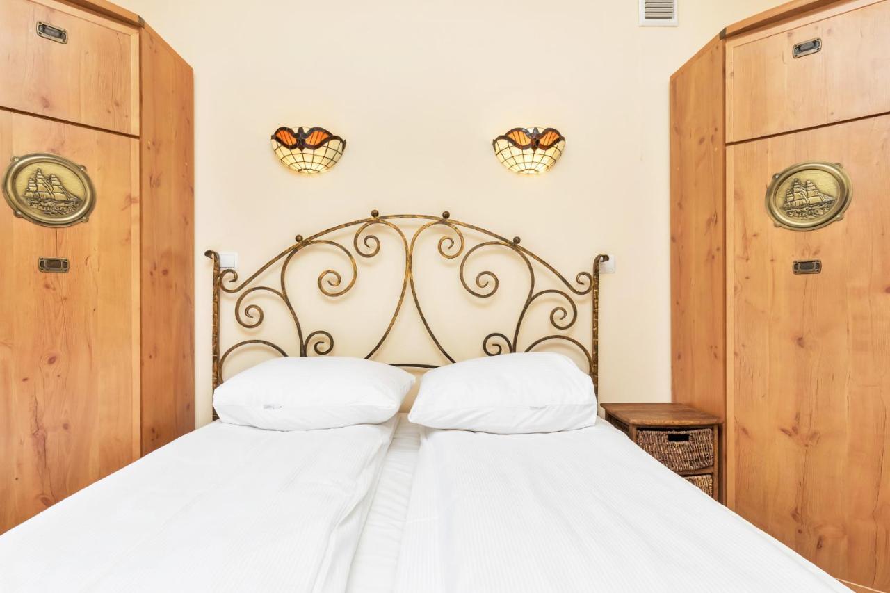 Appartement Apartament Na Deptaku Z Parkingiem I Klimatyzacja By Renters à Miedzyzdroje Extérieur photo
